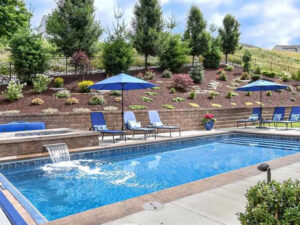 Latham Pool Lake Shore fiberglass pool